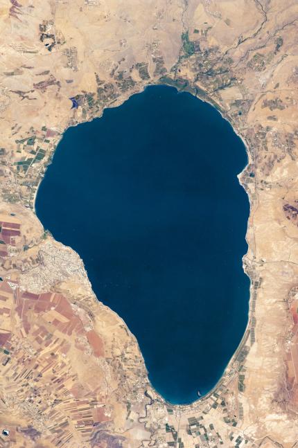Satellitenfoto vom See von Tiberius; aufgenommen am 14. September 2009 von der NASA Expedition 20 Crew; NASA Earth Observatory (Public Domain)